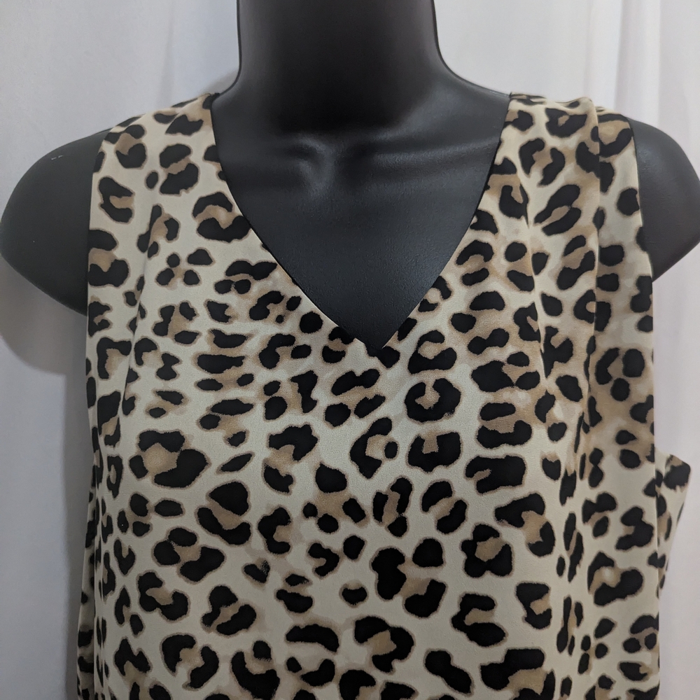 NWT Chico's 4 In 1 Top. Leopard And Black, Reversible. Size 2 Chico's Sizing